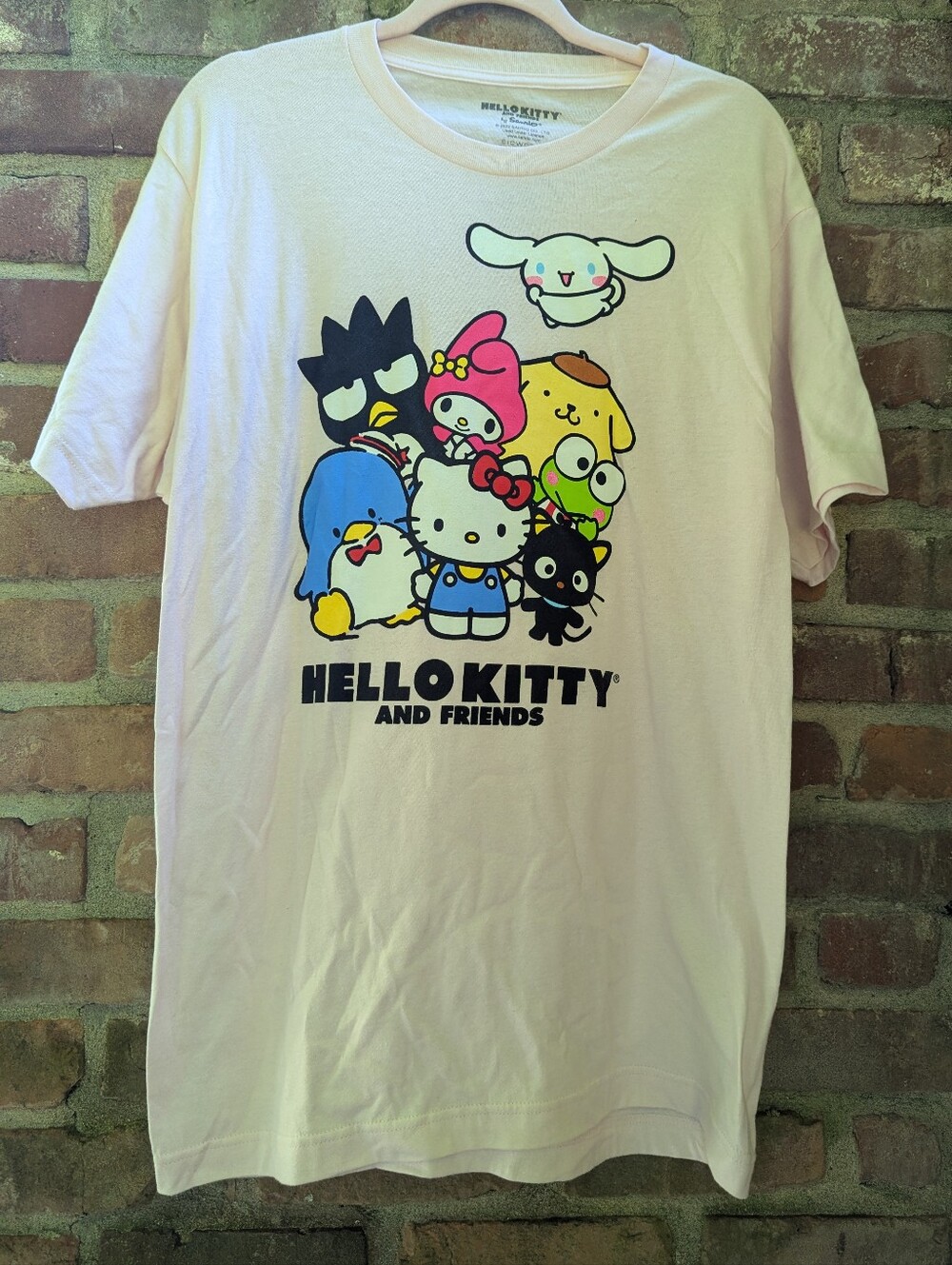 Hello Kitty T-shirt Women's Size Large